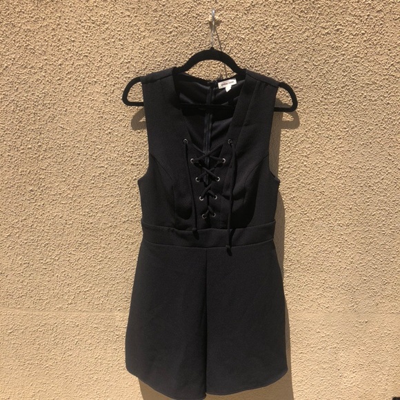 Urban Outfitters Tie Up Romper - Picture 5 of 5